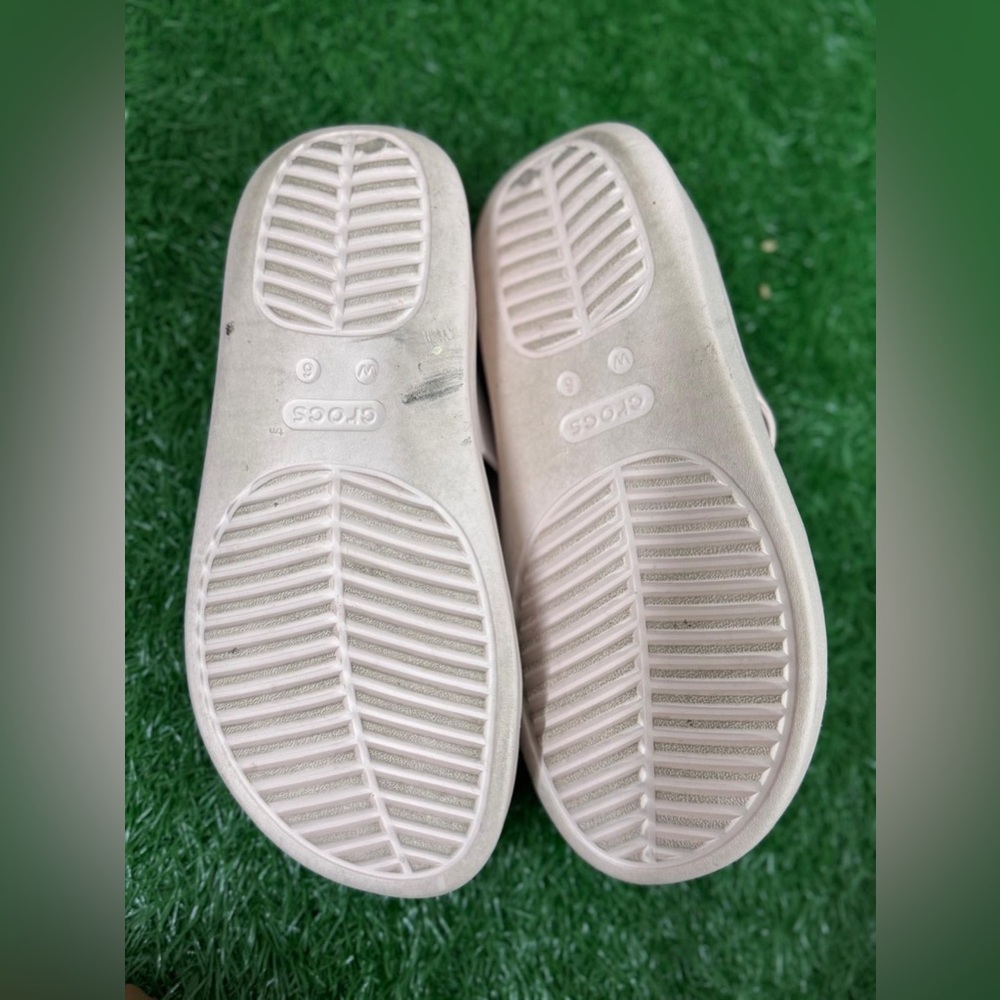 Crocs Women's White Mid-Platform Sandals Size 6 - Picture 7 of 8